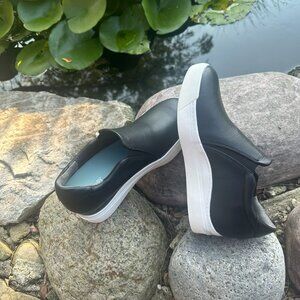 Dr. Scholl's Women's Time Off Now Slip-Ons Size 9